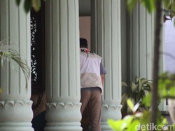 KPK Geledah Rumah Dinas Bupati Sidoarjo