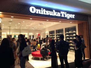 Onitsuka Tiger Buka Toko Sneakers Premium Pertama di Indonesia