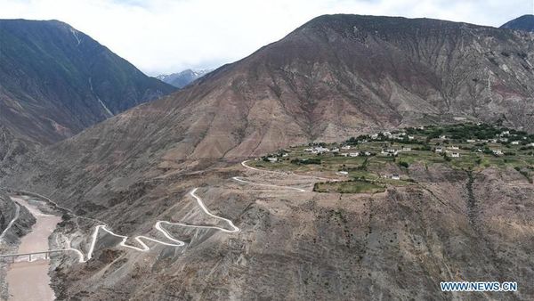 China Bangun 43.000 Km Jalan Desa dalam 5 Tahun