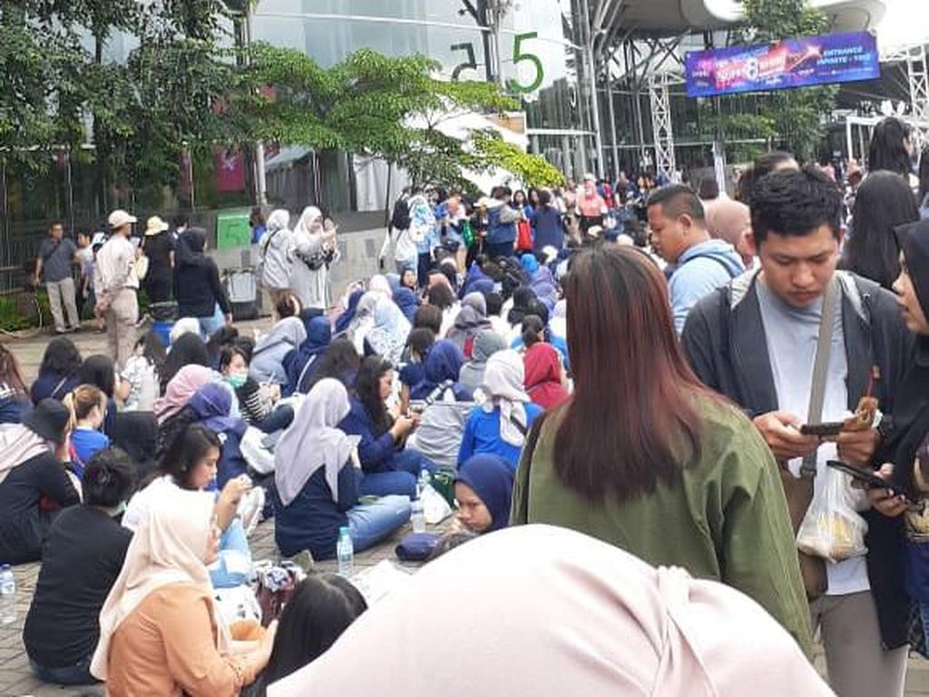 ELF Rela Terjang Banjir Sampai Dikejar Rusa Raih Tiket Giveaway SuJu ELF Rela Terjang Banjir Sampai Dikejar Rusa Raih Tiket Giveaway SuJu
