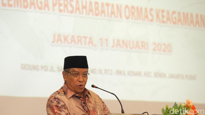 Ketua Umum PBNU sekaligus Ketua Umum Lembaga Persahabatan Ormas Keagamaan (LPOK), Said Aqil Siradj bersama sejumlah tokoh lintas agama hadir dalam acara Pengukuhan Lembaga Persahabatan Ormas Keagamaan di Jakarta, Sabtu (11/1/2020). Acara tersebut dihadiri oleh tidak kurang dari 20 ormas dan 280 tokoh agama.