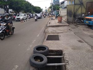 Penutup Gorong-gorong di Margonda Depok Dicuri, Pelaku 4 Orang Naik Angkot