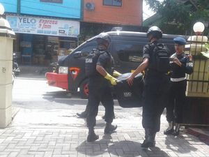 Pelajar SMP di Makassar Temukan Granat Nanas di Depan Sekolah