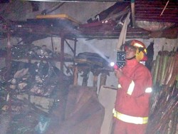 Diduga Korsleting Listrik, Toko Olahraga di Jakpus Terbakar