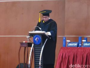 Jadi Guru Besar, Rektor IPB Arif Satria Orasi Ilmiah soal Tata Kelola SDA