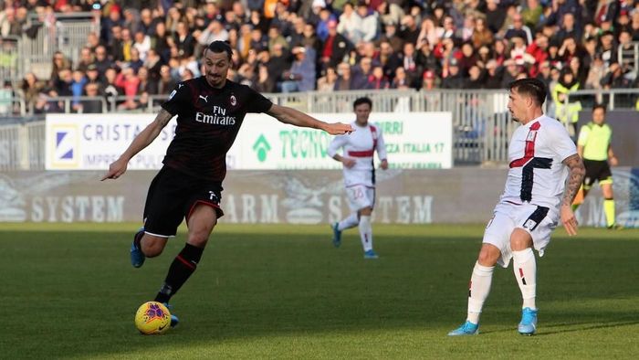 Zlatan Ibrahimovic tampil gemilang saat AC Milan mengalahkan Cagliari 2-0 (Foto: Enrico Locci/Getty Images) Zlatan Ibrahimovic tampil gemilang saat AC Milan mengalahkan Cagliari 2-0 (Foto: Enrico Locci/Getty Images)