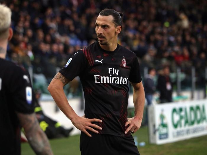 Zlatan Ibrahimovic tampil apik untuk mengantarkan AC Milan menang atas Cagliari (Foto: Enrico Locci/Getty Images)