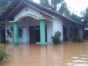 Tanggul Sungai Jebol di Kudus, Puluhan Rumah Kebanjiran