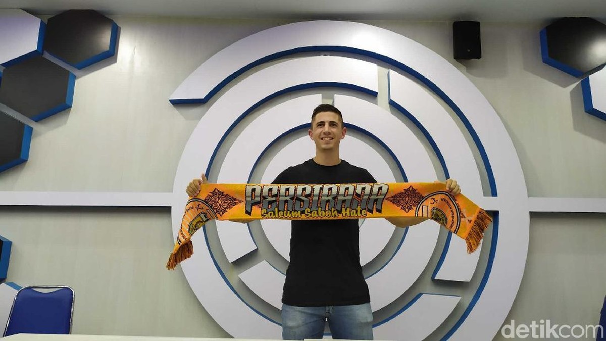 Bruno Dybal diperkenalkan Persiraja Banda Aceh. (Foto: Agus Setyadi/detikcom)
