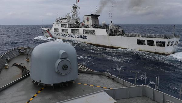 Ketika Kapal Coast Guard China Potong Haluan KRI Usman Harun