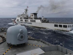 Ketika Kapal Coast Guard China Potong Haluan KRI Usman Harun