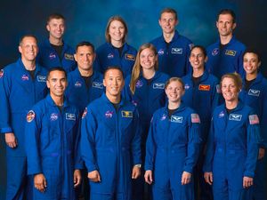 Kisah Jonny Kim: Oppa Korea yang Jadi Dokter, Letkol AL, hingga Astronaut NASA Kisah Jonny Kim: Oppa Korea yang Jadi Dokter, Letkol AL, hingga Astronaut NASA