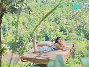 Grup K-Pop AOA Lagi Liburan di Bali, Seru Sekali!