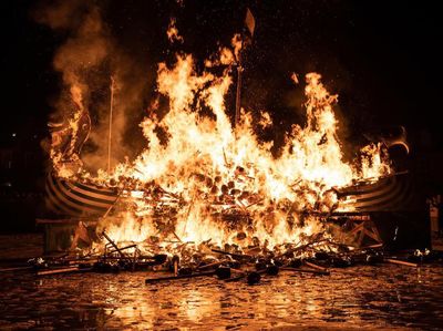 Potret Festival Bakar-bakaran Kapal ala Viking