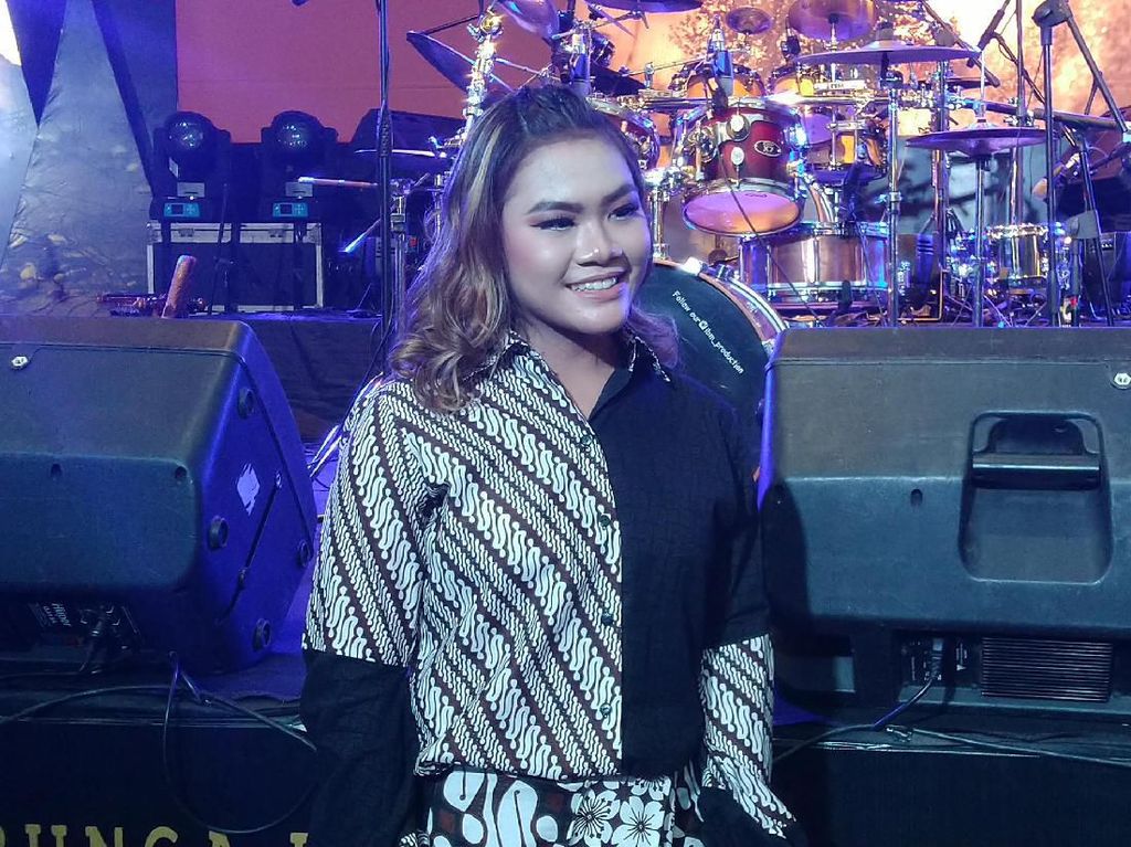 Drummer Cewek 14 Tahun Asal Salatiga Curi Perhatian Gilang Ramadhan Drummer Cewek 14 Tahun Asal Salatiga Curi Perhatian Gilang Ramadhan