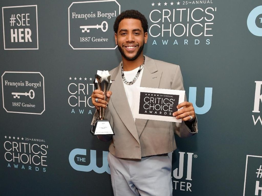 Daftar Lengkap Pemenang Critics Choice Awards 2020 Daftar Lengkap Pemenang Critics Choice Awards 2020
