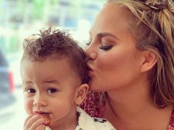 Lucunya Reaksi Miles yang Cicipi Resep Baru Chrissy Teigen