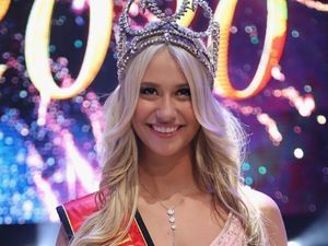 Ratu Kecantikan Buat Heboh, Jatuh Sampai Bra Terlepas Saat Live di Panggung Ratu Kecantikan Buat Heboh, Jatuh Sampai Bra Terlepas Saat Live di Panggung