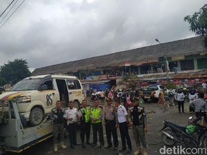 Video Pembuang Berkarung-karung Kulit Durian ke Sungai Musi Diamankan Video Pembuang Berkarung-karung Kulit Durian ke Sungai Musi Diamankan