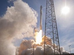 Tawarkan Wisata Luar Angkasa, Saham Virgin Galactic Meroket