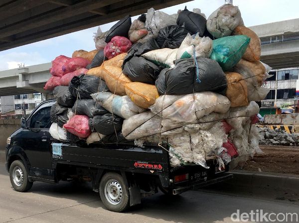 Duh, Kelebihan Muatan Bisa Bahayakan Orang Lho!