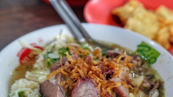 Sluurp! Gurihnya Soto Sapi Ini Bisa Hangatkan Badan Pagi Ini