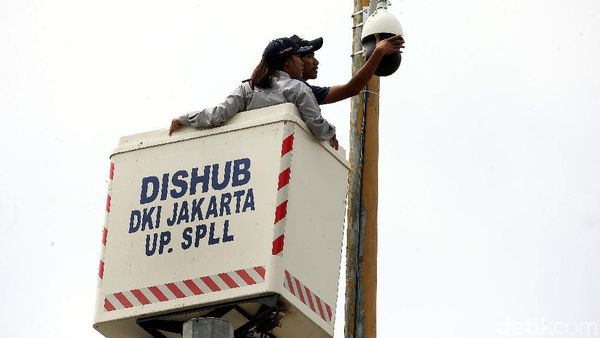 Perbaikan CCTV Pengawas Lalu Lintas