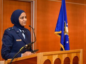 Kenalkan Ini Saleeha Jabben, Muslimah Pertama di Angkatan Udara Amerika