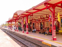 Thailand Punya Stasiun Kereta Api Tua Secakep Ini