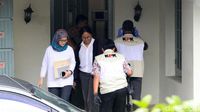 Momen KPK Geledah Ruang Kerja Wahyu Setiawan