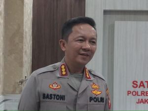 Polisi: Pengemudi Mobil yang Pamer Kelamin Adalah Sopir Taksi Online Polisi: Pengemudi Mobil yang Pamer Kelamin Adalah Sopir Taksi Online