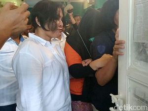 Pelaku Pembunuhan Hakim Medan Jalani Rekonstruksi Pelaku Pembunuhan Hakim Medan Jalani Rekonstruksi