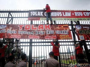 Pakar UGM Minta Pemerintah Timbang Dampak Omnibus Law Perpajakan Pakar UGM Minta Pemerintah Timbang Dampak Omnibus Law Perpajakan