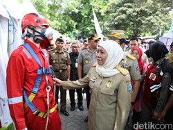 Kiat Gubernur Khofifah Minimalkan Kecelakaan Kerja di Jawa Timur