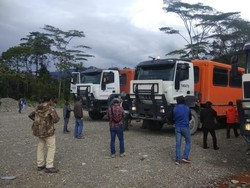 Bus Rombongan Karyawan Freeport Ditembaki OTK