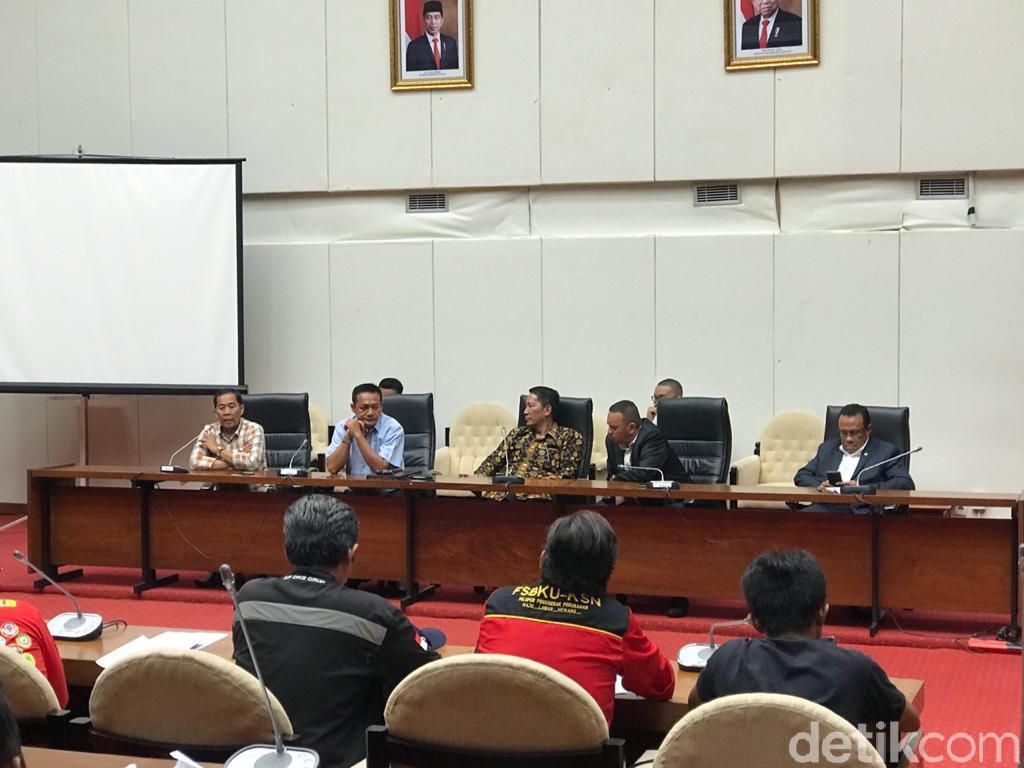 Buruh Demo soal Omnibus Law Cipta Lapangan Kerja, Baleg DPR: Salah Alamat Buruh Demo soal Omnibus Law Cipta Lapangan Kerja, Baleg DPR: Salah Alamat