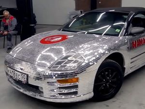 Bikin Silau, Mobil Ini Berlapis 65.000 Potongan Cermin