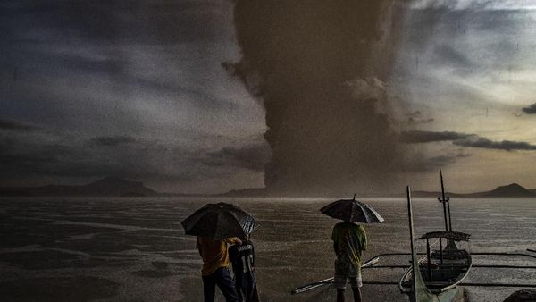 FOTO: Melihat Lagi Dahsyatnya Erupsi Taal Volcano di Filipina