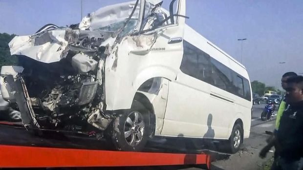 Pengemudi mobil yang ditumpangi Kento Momota meninggal dunia usai kecelakaan hebat.