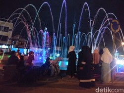 Air Mancur di Bundaran Leuwigajah Cimahi Sebabkan Kemacetan