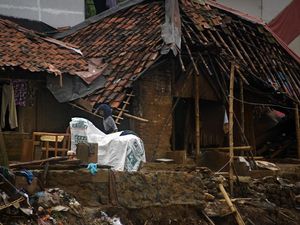 Perjuangan Korban Banjir-Longsor Lebak Menanti Jaminan Hidup