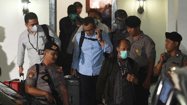 KPK Sita Dokumen dari Ruang Kerja Wahyu Setiawan