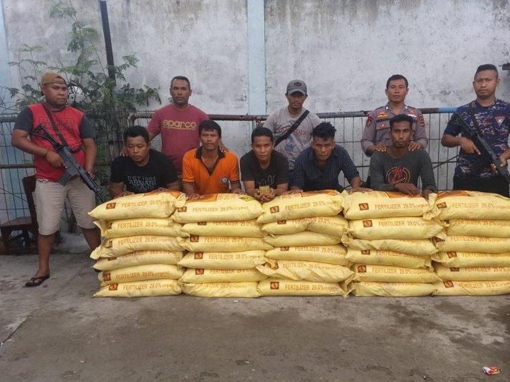 Tangkap 5 Perakit Bom Ikan di NTT, Polisi Temukan 100 Detonator Tangkap 5 Perakit Bom Ikan di NTT, Polisi Temukan 100 Detonator