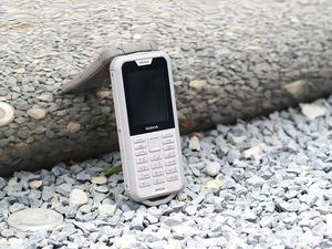 Wujud Nokia 800 Tough, Ponsel Tahan Banting di Segala Kondisi Wujud Nokia 800 Tough, Ponsel Tahan Banting di Segala Kondisi