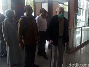 Batuk-batuk, Kivlan Zen Jalani Sidang Eksepsi Kasus Senpi Batuk-batuk, Kivlan Zen Jalani Sidang Eksepsi Kasus Senpi