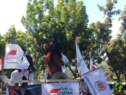 Demo di Balai Kota Jakarta: Tarung Wacana, Kompak Salah Eja Nama