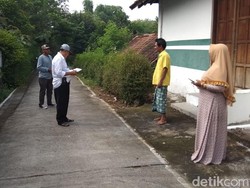 Video: Rekaman CCTV Aksi Pencuri Sergap Kambing di Jalan