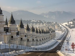 Niatnya Bangun Kompleks bak Negeri Dongeng, Malah Jadi Kota Hantu