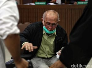 Baca Eksepsi, Kivlan Sebut Nama Wiranto, Luhut dan BG Ingin Bunuh Dirinya Baca Eksepsi, Kivlan Sebut Nama Wiranto, Luhut dan BG Ingin Bunuh Dirinya