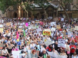 Jadi Tertawaan Dunia, Kepopuleran PM Australia Turun Akibat Kebakaran Hutan